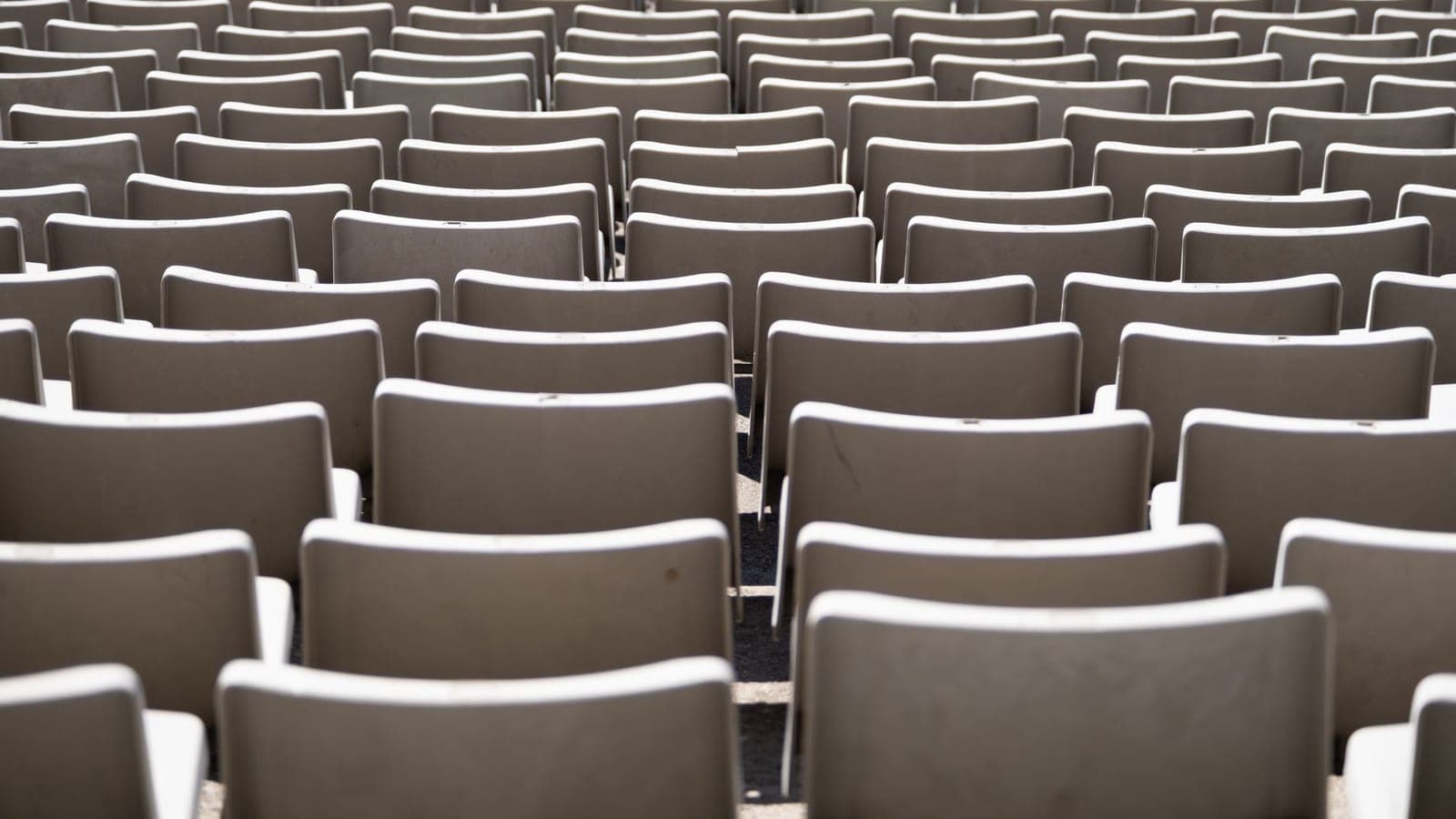 Breda verhoogt evenementenleges voor 2027 met 112%, maar de eigen coalitie wil ze bevriezen vóór de stemming